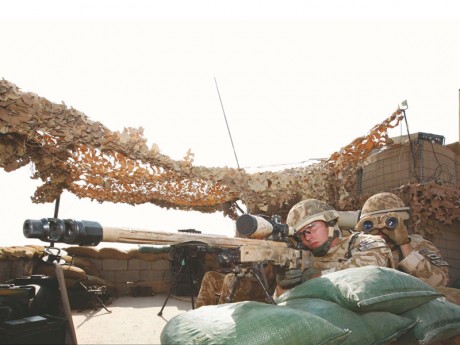 Agujeros de ratas, snipers holes, troneras o como le quieran llamar. Francotirador urbano el reto insuperable.

Un 70