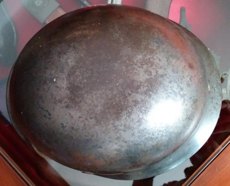Hola:
Vendo casco alemán modelo M40 100% original. Lleva indicación del nombre del soldado que lo portaba.
Precio: 12