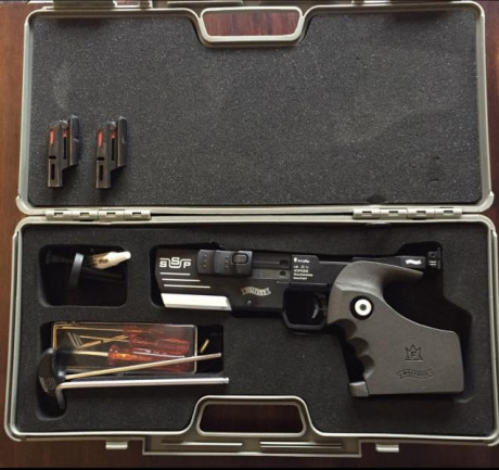 Se vende por 1500€ , está impecable! 00