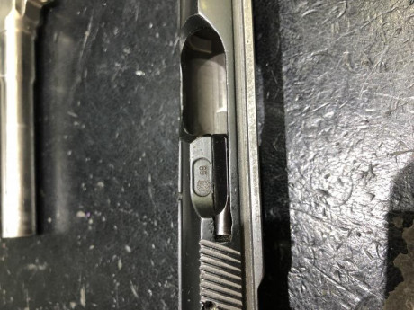 Buenas!

Pongo a la venta la pistola de las fotos del calibre 9 parabellum, con mira cambiada de fibra, 120