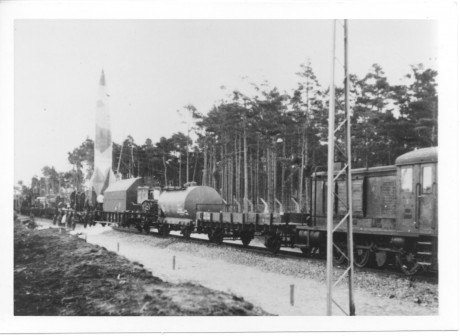 Hola:

Normalmente nos olvidamos de los ferrocarriles en la guerra.

Los alemanes hacia 1941 diseñaron 53
