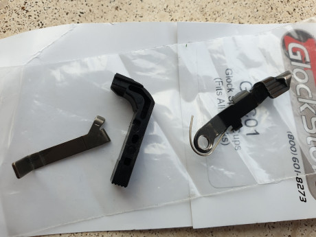 Vendo pack indivisible con los siguientes accesorios o piezas para Glock 17, en su mayoría a estrenar 00