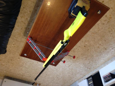Carabina de F-class open 22lr en buen estado a pesar de sus años.Incluido bipode y saquete.Por cambio 01