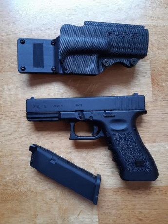  Vendo pistola airsoft nueva, sin estrenar, GLOCK 17 UMAREX. Réplica idéntica a la original y fabricada 40