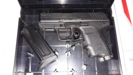 vendo HK P2000 9mm nueva con su estuche + 2 cargadores y regalo funda con cierre de seguridad 350€ 676968308 02