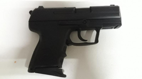vendo HK P2000 9mm nueva con su estuche + 2 cargadores y regalo funda con cierre de seguridad 350€ 676968308 01