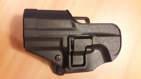vendo HK P2000 9mm nueva con su estuche + 2 cargadores y regalo funda con cierre de seguridad 350€ 676968308 00