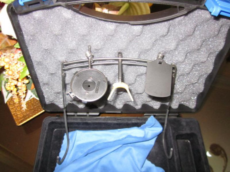 Hola.
Pongo a la venta otras  gafas para tiro,de la marca Knoblock modelo K I
sirven igualmente para tirar 01