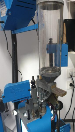   VENDIDA  
Se vende Dillon 650 como nueva, muy poco uso.
Se incluye rodamiento del Shell plate para giro 02