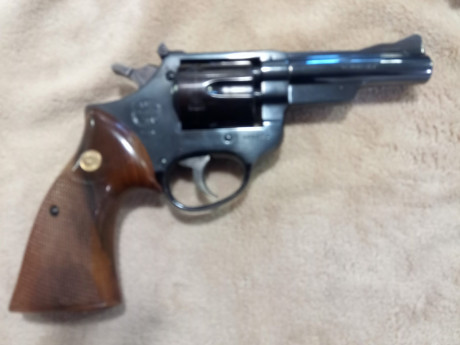 VENDO 357 MAGNUM.BONITO REVOLVER MUY BIEN CONSERVADO
100+ PORTES A LA INTERVENCION DE LA GC.
GUIADO EN 00