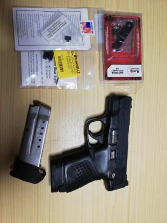 Vendo S&W M&P SHIELD calibre 9x19. Dos cargadores (7 y 8 cartuchos), embalaje original e instrucciones. 01