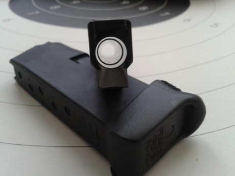 HOLA:
Vendo GLOCK 43 calibre 9 Parabellum.
El arma está  NUEVA .Comprada en Febrero de este año.Con unos 00