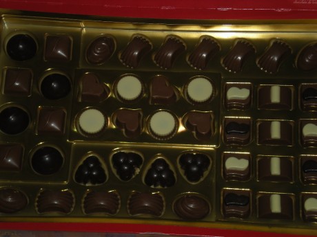 hacía tiempo que quería disfrutar de un placer tal como degustar una caja de bombones (nestle caja roja 00