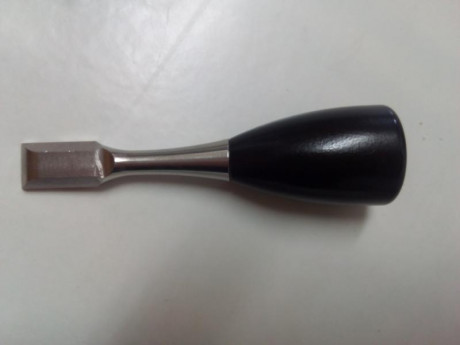 Vendo pomo de cerrojo de Tikka t3 / t3x vale para los dos modelos , es de concepcion tactica, sin golpes 01