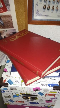 Dos tomos.todo color, encuadernación lujo. 50€ 00