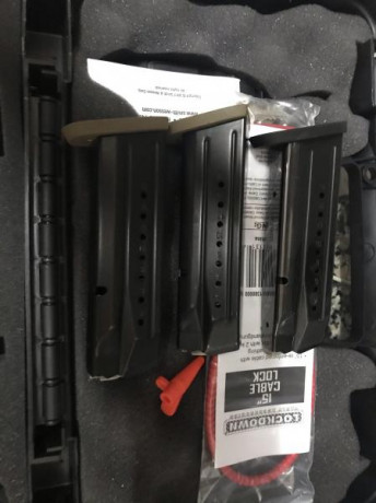 hola a todos vendo mp09  9mm color arena en con tres cargadores y maletin 450 euros envio incluido 01