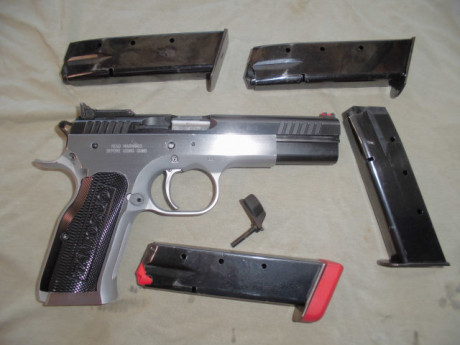 VENDIDA, GRACIAS AL FORO
Hola a todos, 
Vendo esta Tanfoglio Match:
-Calibre 9mm Para., simple acción, 01