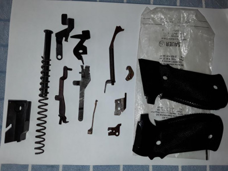  20190927_133942.jpg 
Repuestos Sig Sauer P226, 
120€ envío incluido en península.
Contactar por privado. 00