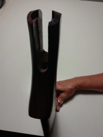 Vendo culata de madera nueva para el Bar II
No se si vale para otros modelos, para el Long track NO. 
Precio 12