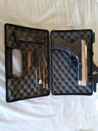 Vendo Pistola Modelo Grand power K 100 de 9mm. Pb, con su estuche original y útiles de limpieza.

Precio: 00