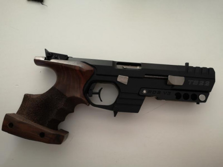 Vendo la pistola TESRO TS 22 de mi mujer, el motivo es que se metió por mi en el tiro y no le acaba de 02