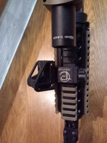 Buenos días.
Pongo a la venta  AR 15 Bushmaster calibre 6.8 SPC con cañón de 12¨ 
El arma está nueva solo 12