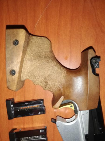 buenas ,cambio pistola morini CM 22lr con un año de antiguedad ,tiene maximo 200 tiros ,absolutamente 40