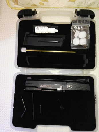 Hola, vendo este kit que tiene unos 5 años y habrá disparado unos 1000 cartuchos, suelo usar una STI Trojan 01