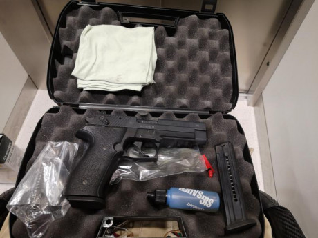 Hola compañeros, vendo Sig Sauer mosquito del 22 por no usarla, he gastado dos cajas de municion con ella, 00