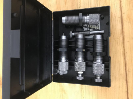 Vendo dies lyman del 9 mm, el conjunto consta de 4 dies dies, los vendo por 60€, estos se encuentran en 02