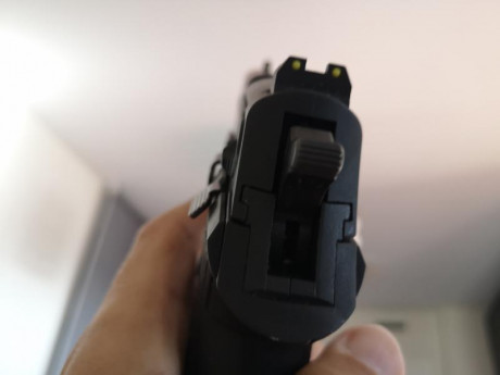 Hola compañeros, vendo Sig Sauer mosquito del 22 por no usarla, he gastado dos cajas de municion con ella, 40