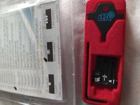Comprada por error.
El alza es la LPA TPU25SS, válida para ls siguientes pistolas:
Sig Sauer P/220/225/226/228/229/239, 00
