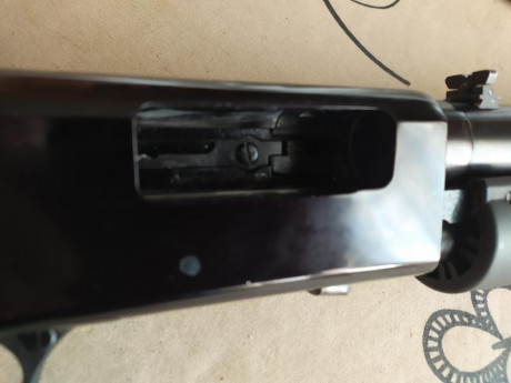 VendIDA!!!! escopeta en buen Estado estético y mecánico. 
Marca MAVERICK 88 ( fabricada por Mossberg). 11