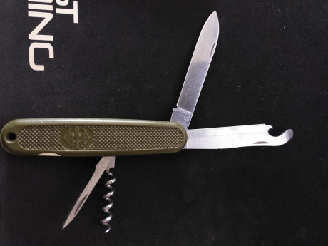 Vendo Victorinox GAK del Ejército Alemán,en perfecto estado.
Envío por correos ordinario incluido en el 00
