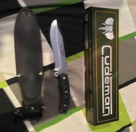 Cambio cuchillo Cudeman Boina Verde Cadete,en perfecto estado,muy poco uso,con caja y funda de cuero.
Cambio 00