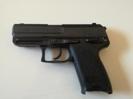 Vendo mi HK USP Compact 9mm.  El arma está en perfecto estado, 2 cargadores con capacidad para 13 cartuchos. 00