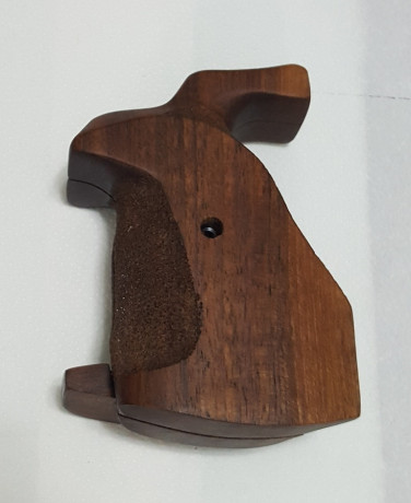 Vendo empuñadura anatómica regulable de madera, nueva sin retocar, para revólveres S&W de armazón 01
