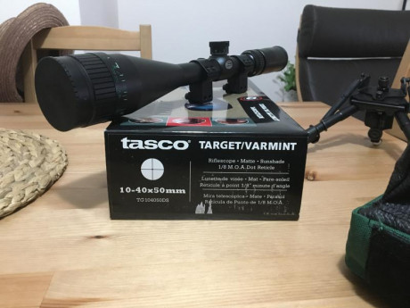 Hola, pongo a la venta visor Tasco Target 10-40x50 con anillas altas, bípode y saquete trasero caldwell 01