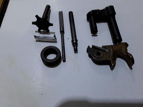  20191009_095213.jpg 
Algunos recambios la mayoria nuevos para revolver Astra 357, 960, mach y police.
100€ 00