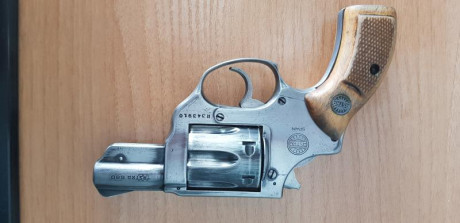 Buenas a todos ,  vendo mi 38 SPL 2 pulgadas con tambor de 6 cartuchos por no uso , lleva el martillo 01