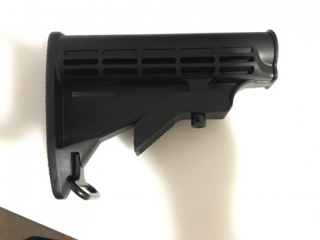 Hola, 

Vendo varias piezas de AR15:

Culata tipo M4 negra, desmontada de SW MP15-300. 25€
Guardamanos 02