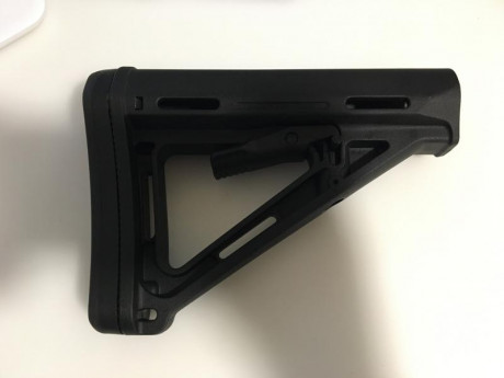 Hola, 

Vendo varias piezas de AR15:

Culata tipo M4 negra, desmontada de SW MP15-300. 25€
Guardamanos 01