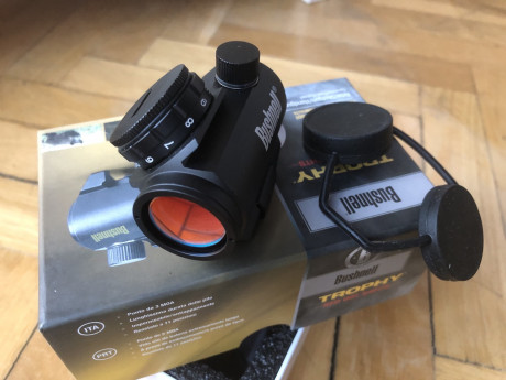 Visor óptico para rifles, escopetas, carabinas o pistolas Bushnell Trophy TRS-25 (1x25). 

Visor de punto 00