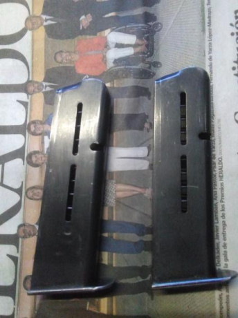 Hola.
Vendo dos cargadores para pistola STAR BM-BKM con capacidad para ocho cartuchos.
Usados pero en 01