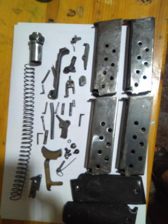 Hola, pondo a la venta este Despiece de Astra 400.
Creo que está todo prácticamente hasta los bulones, 00