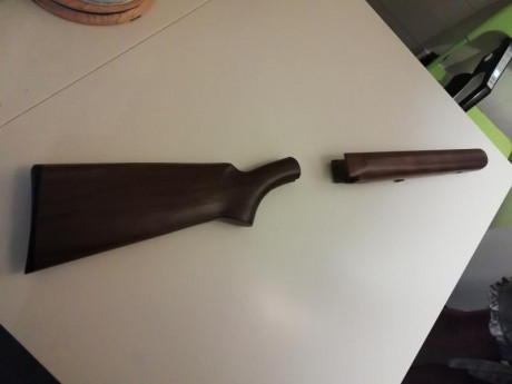 Buenas.
Por hacer un favor a un amigo, le pedi una culata y guardamanos para un FN a los EEUU. 
La compra 02