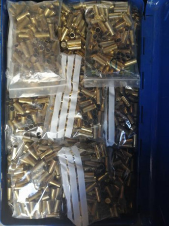 Pongo a la venta unas 4000 vainas Fiochi de 1 solo disparo, están clasificadas en bolsas de 100 unidades.

Precio 00