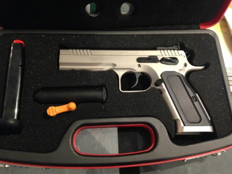 VENDO pistola de IPSC para producción de la marca TANFOGLIO modelo STOCK 3 especial, pero tiene cambiado 02