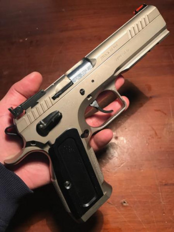 VENDO pistola de IPSC para producción de la marca TANFOGLIO modelo STOCK 3 especial, pero tiene cambiado 01
