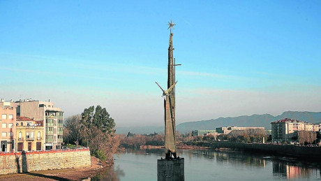 Felicidades España. hoy es el dia de la Virgen del Pilar.

Felicidades a los miembros de la Guardia Civil, 81